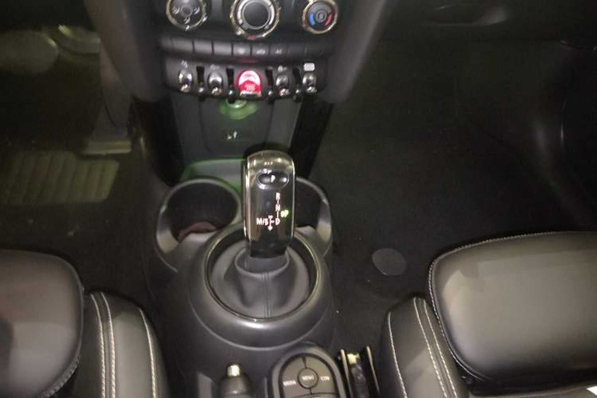 Used MINI 2018 1.5T COOPER Classic Edition Five-Door Version Gear Lever