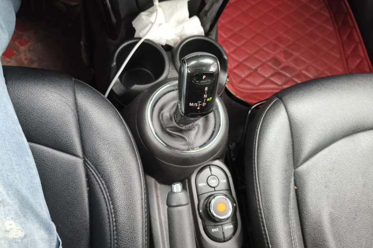 Used MINI 2018 1.5T ONE PLUS Gear Lever