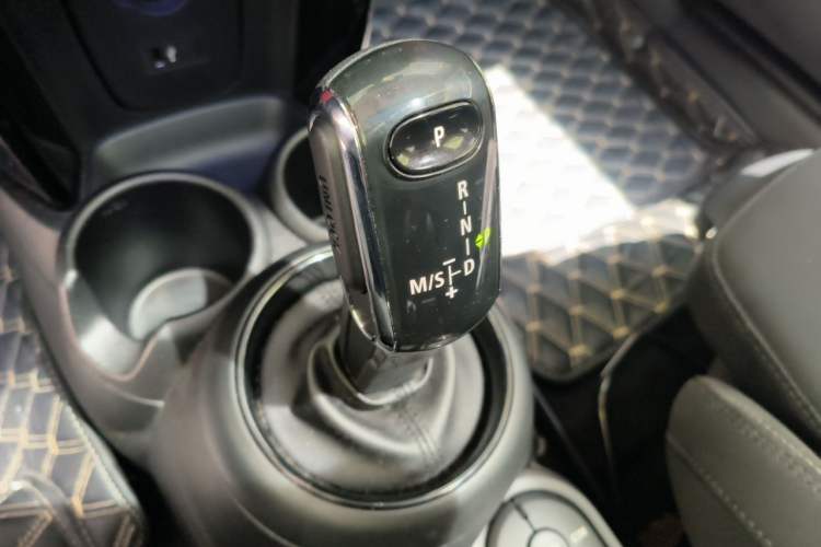 Used MINI 2018 1.5T COOPER Classic Edition Gear Lever