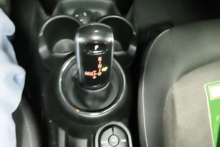 Used MINI 2018 1.5T ONE PLUS Five-Door Edition Gear Lever