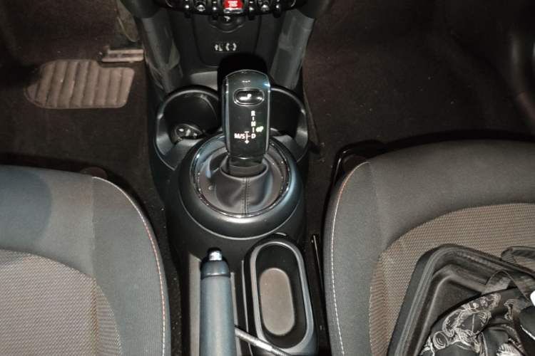 Used MINI 2018 1.5T ONE PLUS Gear Lever