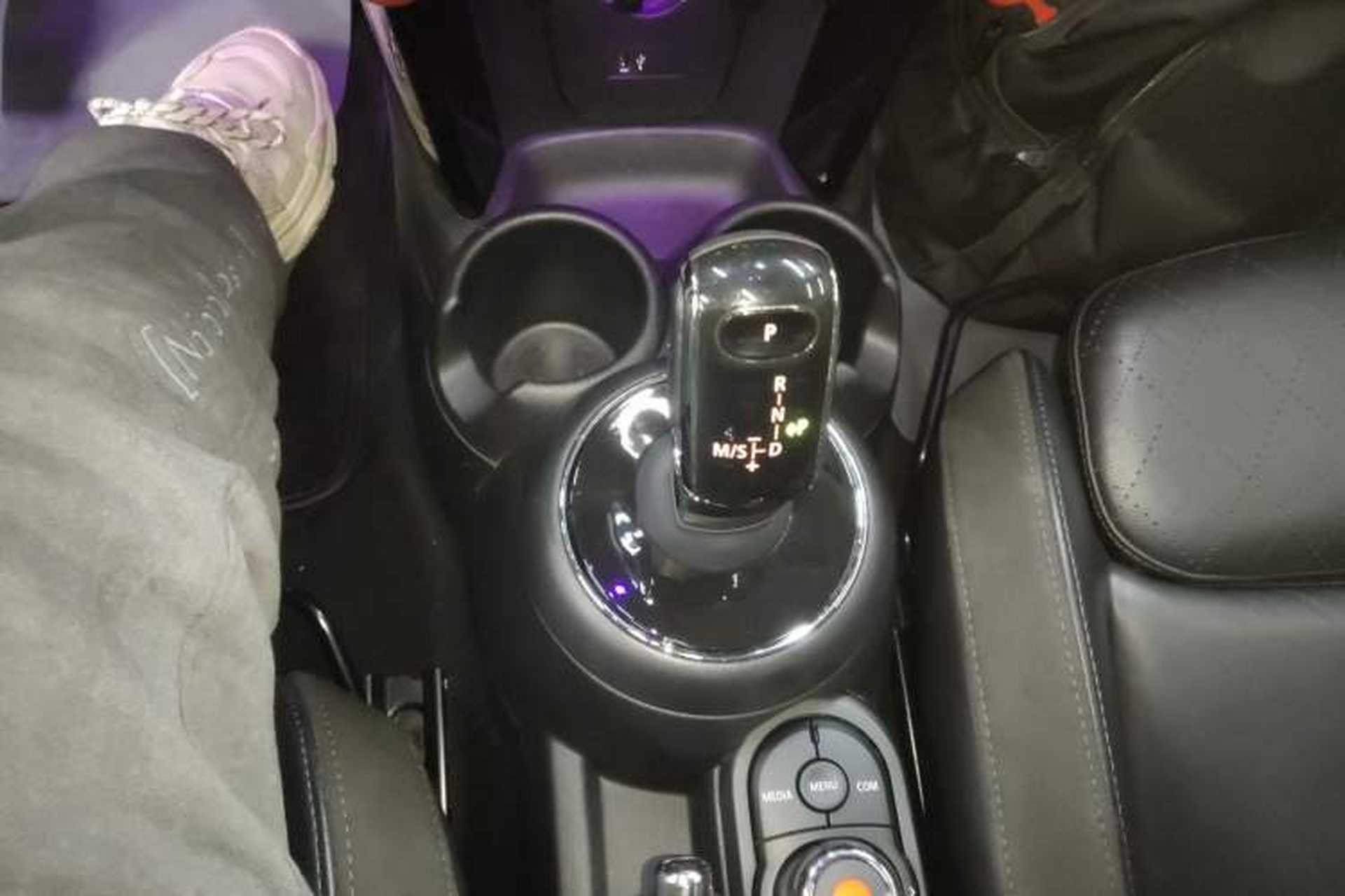 Used MINI 2018 1.5T COOPER Artist Five-Door Edition Gear Lever