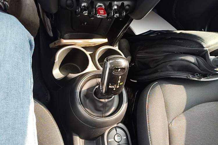 Used MINI 2018 1.5T ONE PLUS Gear Lever
