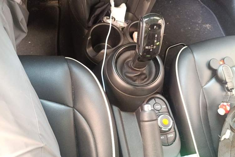 Used MINI 2018 1.5T ONE Gear Lever
