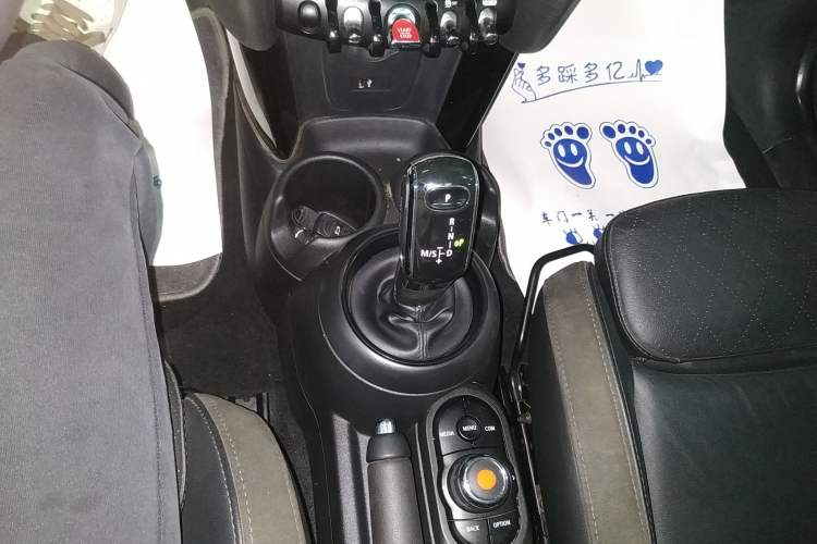 Used MINI 2018 1.5T COOPER Artist Gear Lever