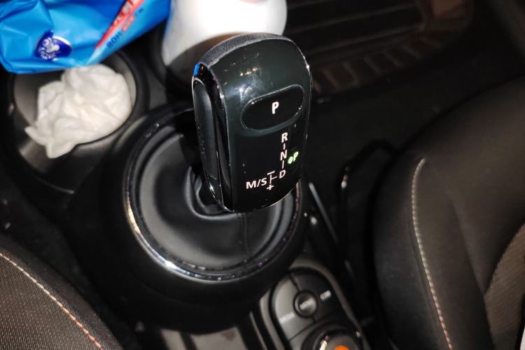 Used MINI 2018 1.5T ONE PLUS Gear Lever
