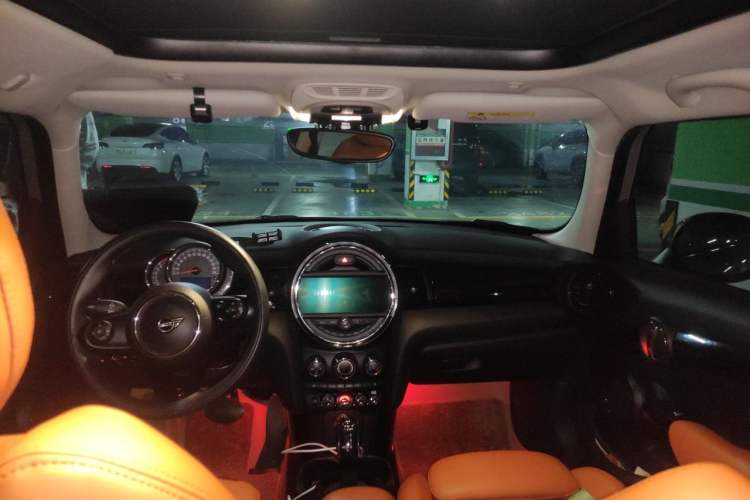 Used MINI 2018 1.5T COOPER Classic Edition Five-Door Version Headliner