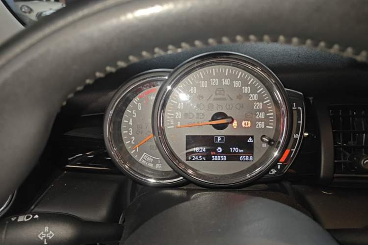 Used MINI 2018 1.5T ONE PLUS Five-Door Edition Instrument Cluster