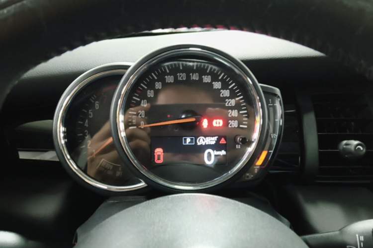 Used MINI 2018 1.5T ONE PLUS Five-Door Edition Instrument Cluster