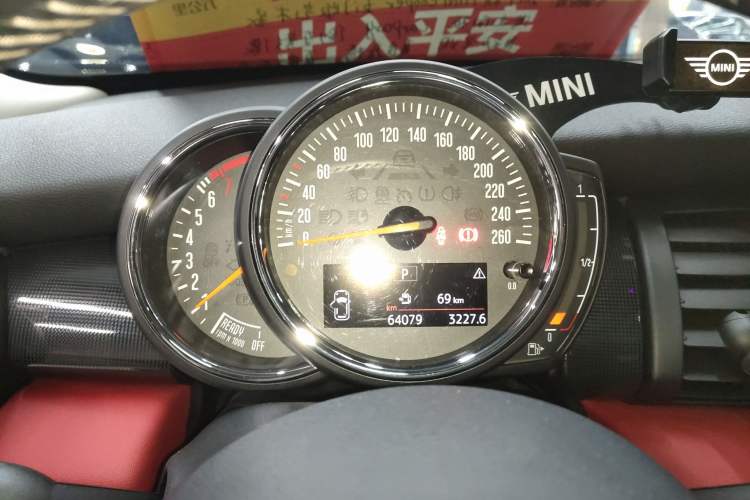 Used MINI 2018 1.5T COOPER Artist Five-Door Edition Instrument Cluster