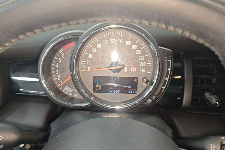 Used MINI 2018 1.5T ONE PLUS Five-Door Edition Instrument Cluster