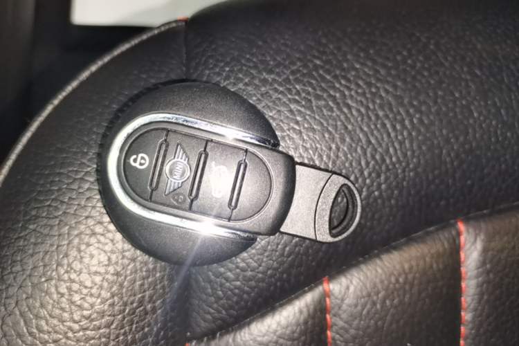 Used MINI 2018 1.5T ONE Interior 1