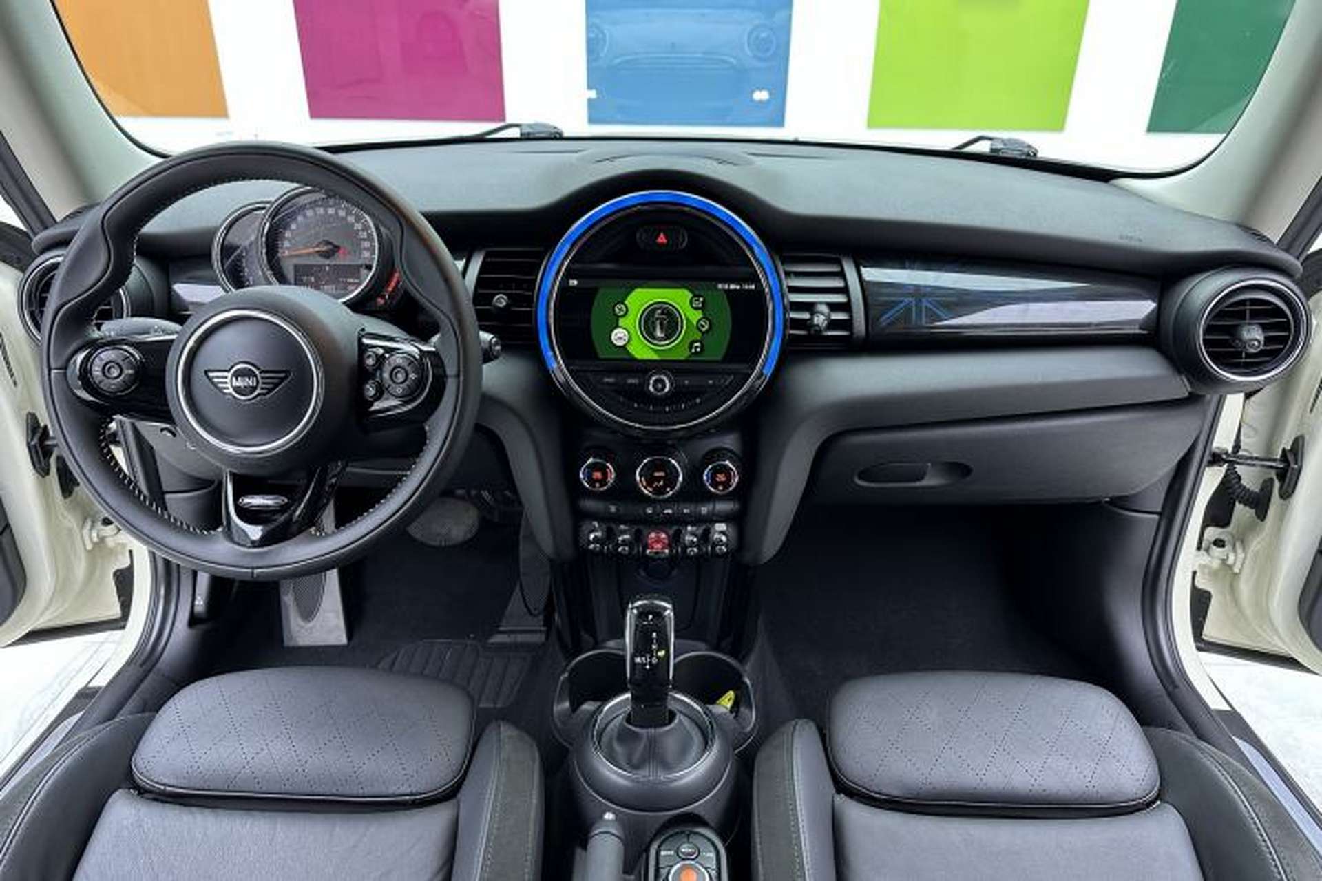 Used MINI 2018 1.5T COOPER Artist Interior 1