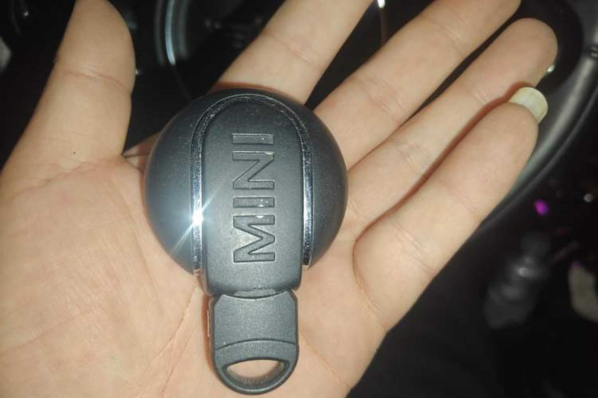 Used MINI 2018 1.5T COOPER Artist Interior 1