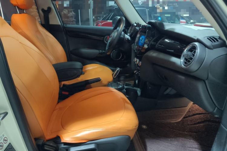 Used MINI 2018 1.5T ONE PLUS Five-Door Edition Interior 1