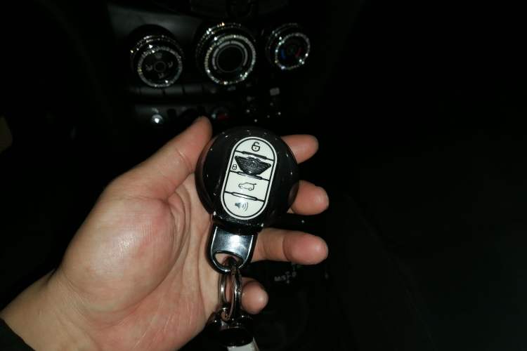 Used MINI 2018 1.5T COOPER Classic Edition Five-Door Version Interior 1