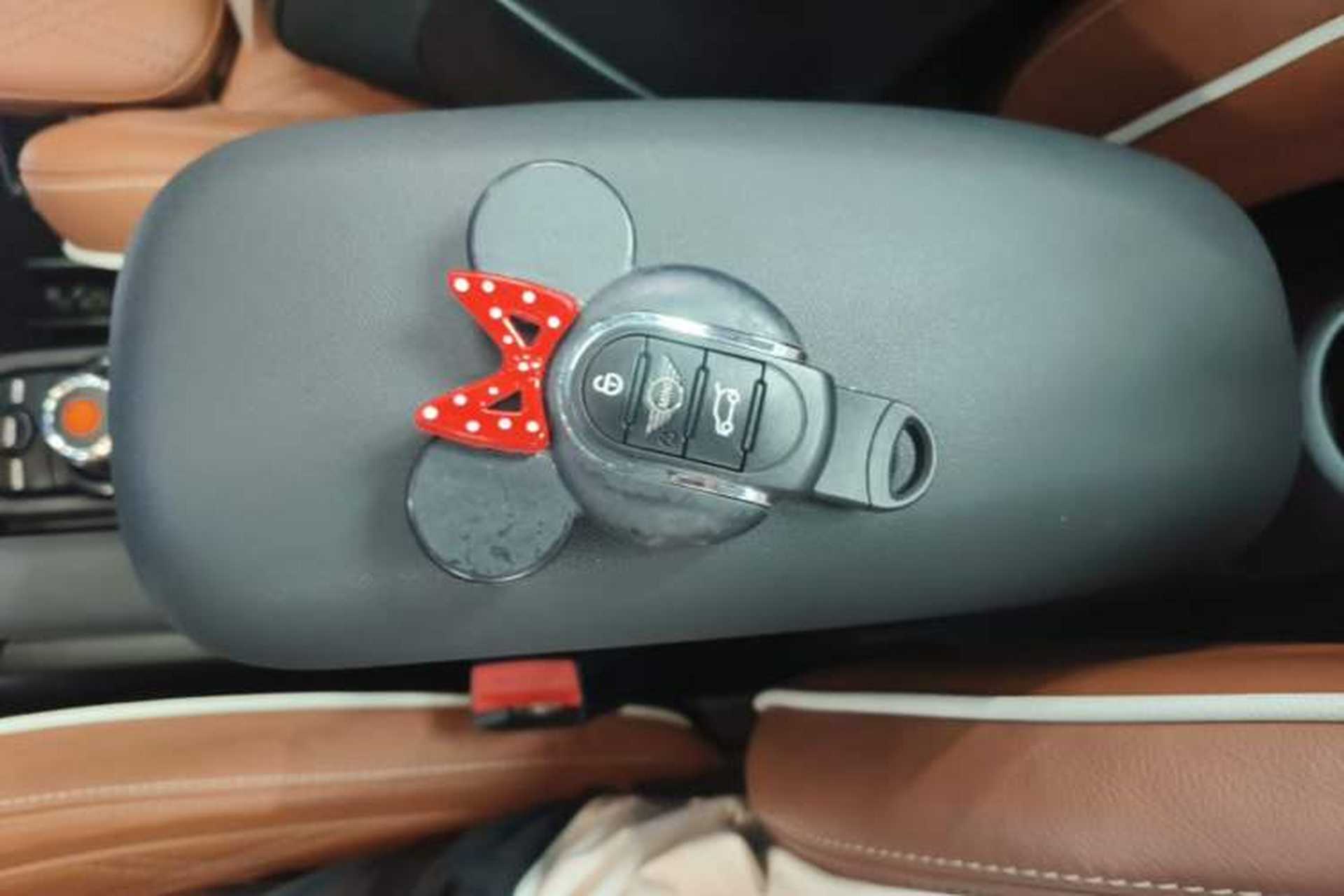 Used MINI 2018 1.5T COOPER Artist Interior 1