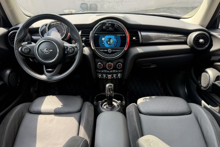 Used MINI 2018 2.0T COOPER S Classic Edition Interior 11