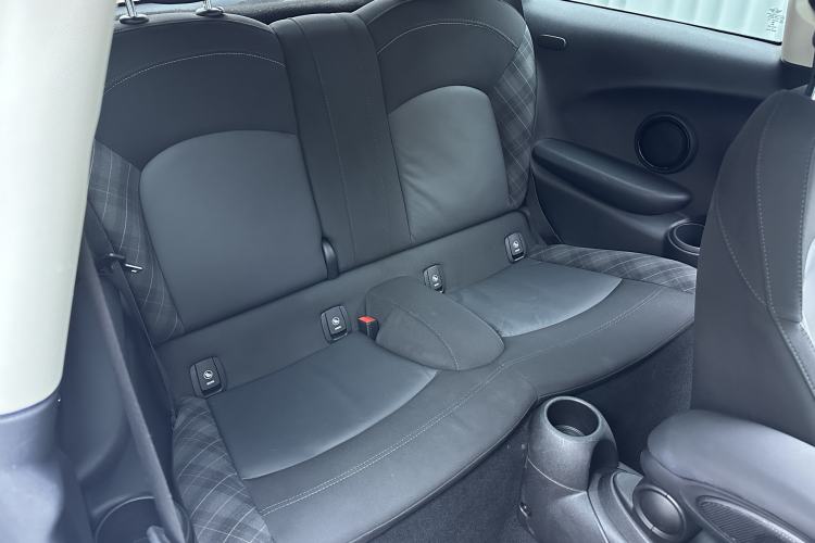 Used MINI 2018 1.5T COOPER Classic Edition Interior 2