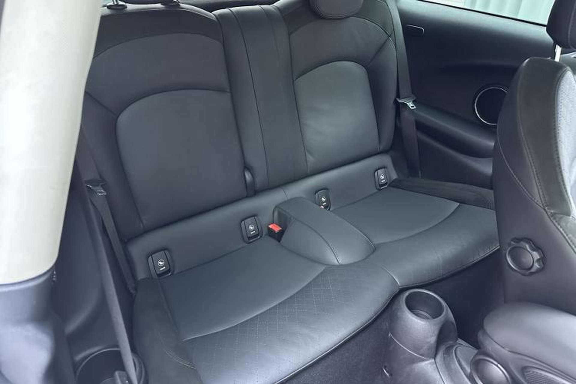 Used MINI 2018 1.5T COOPER Artist Interior 2