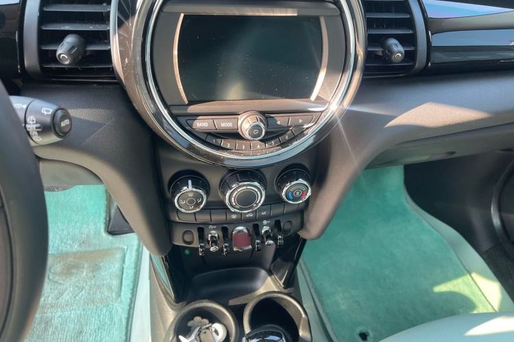Used MINI 2018 1.5T ONE PLUS Interior 2