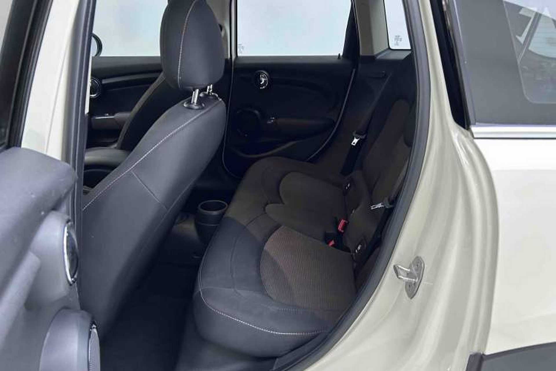 Used MINI 2018 1.5T ONE Five-Door Edition Interior 2