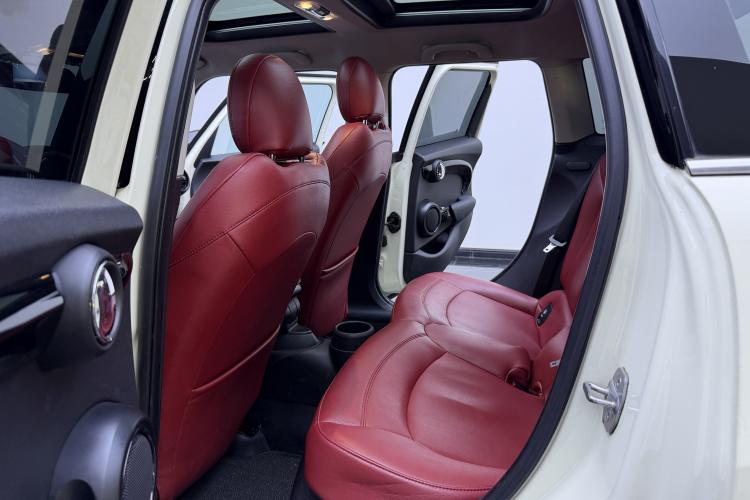 Used MINI 2018 1.5T COOPER Classic Edition Five-Door Version Interior 2