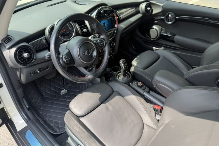 Used MINI 2018 2.0T COOPER S Classic Edition Interior 3