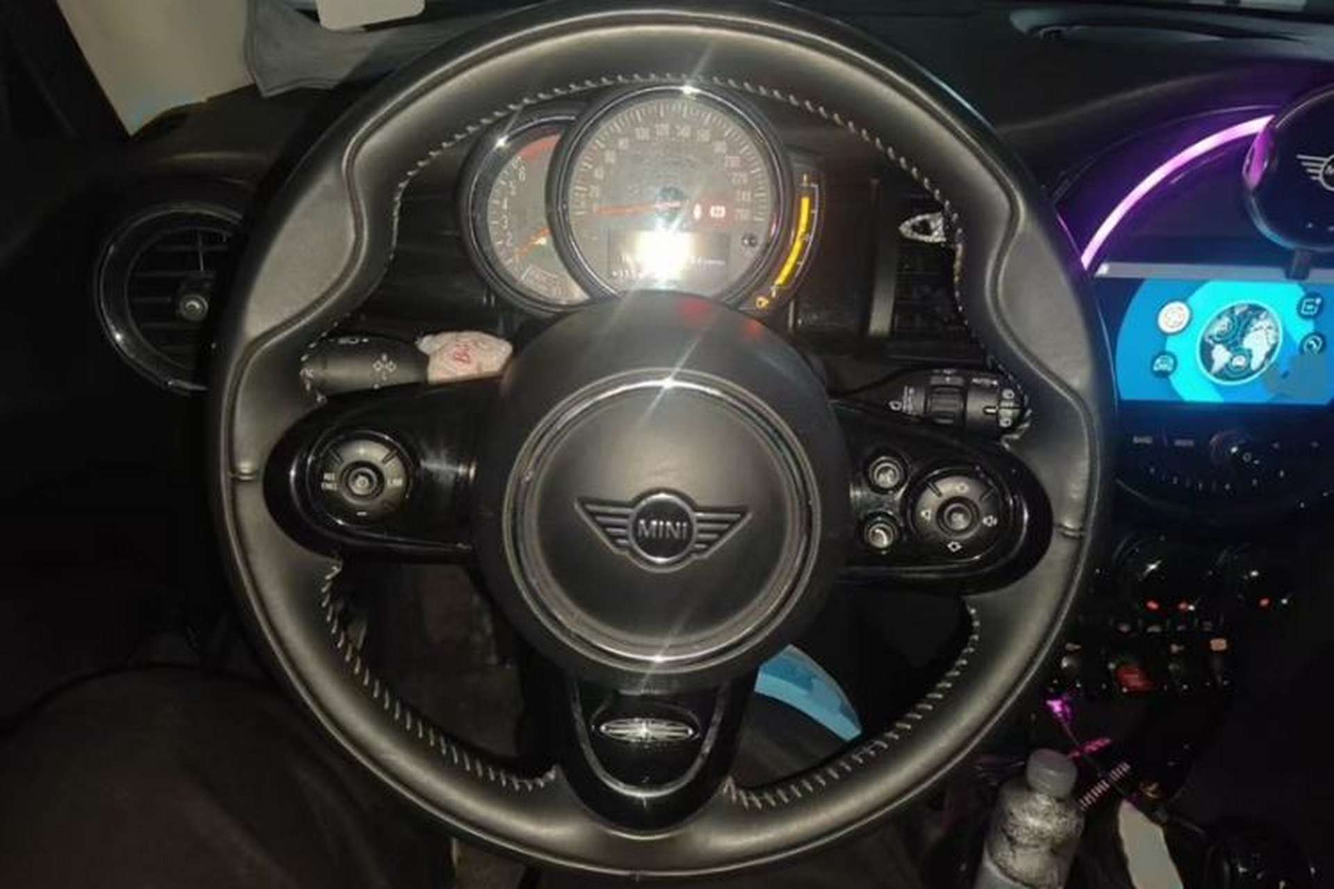 Used MINI 2018 1.5T COOPER Artist Interior 3