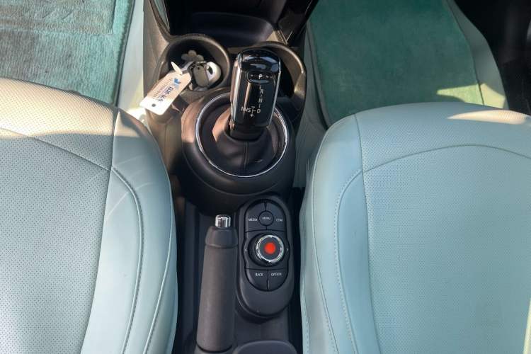 Used MINI 2018 1.5T ONE PLUS Interior 3