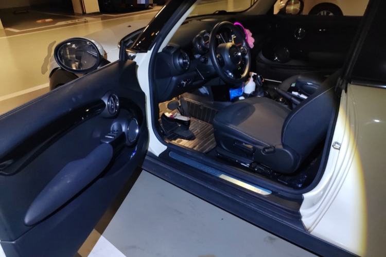 Used MINI 2018 1.5T ONE PLUS Interior 3