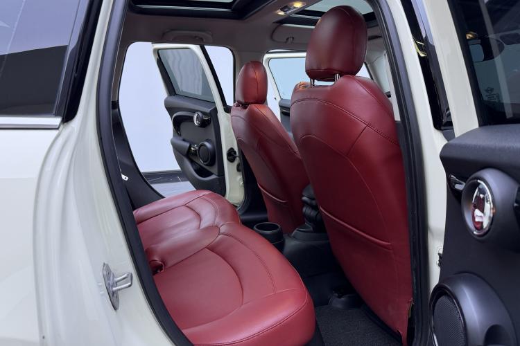 Used MINI 2018 1.5T COOPER Classic Edition Five-Door Version Interior 4