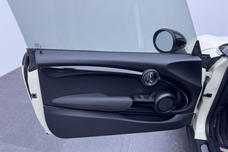 Used MINI 2018 1.5T COOPER Classic Edition Interior 4