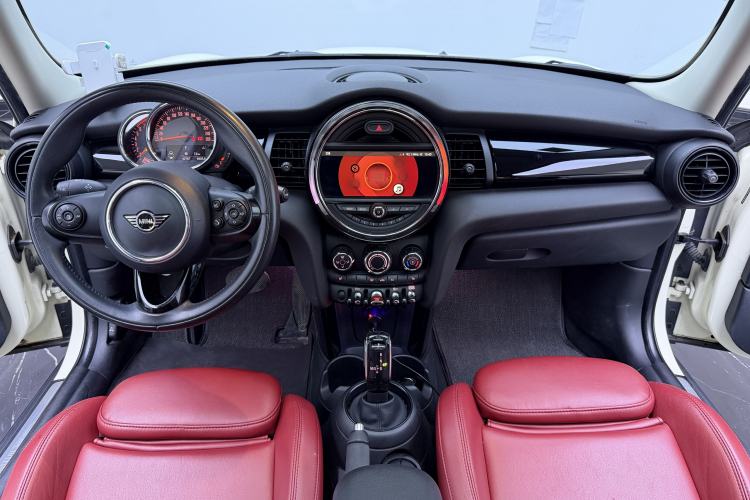 Used MINI 2018 1.5T COOPER Classic Edition Five-Door Version Interior 5