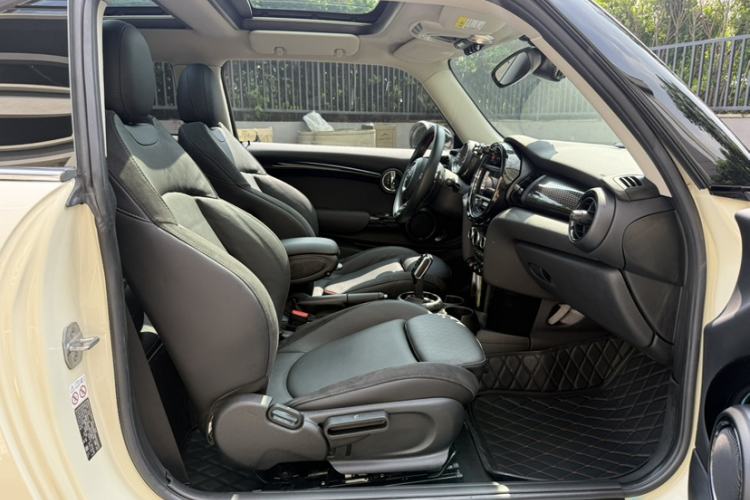 Used MINI 2018 2.0T COOPER S Classic Edition Interior 6