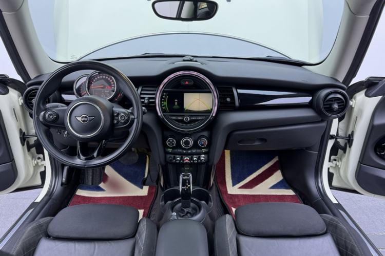 Used MINI 2018 1.5T COOPER Classic Edition Interior 6