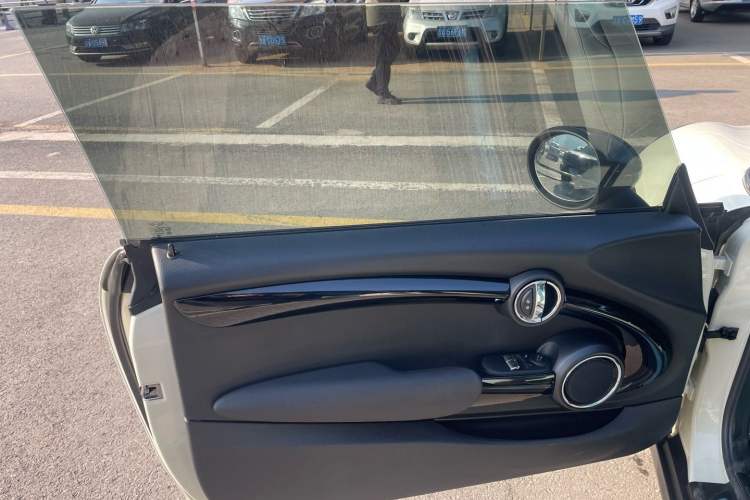 Used MINI 2018 1.5T ONE PLUS Interior 8