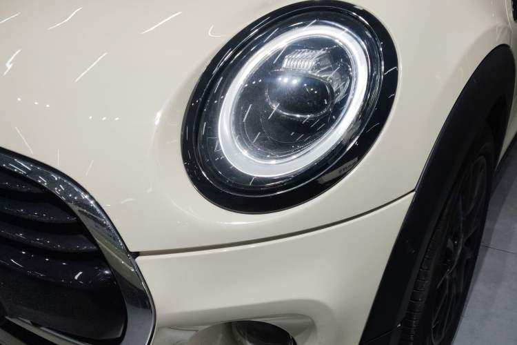Used MINI 2018 1.5T COOPER Classic Edition Five-Door Version Left Front Headlight