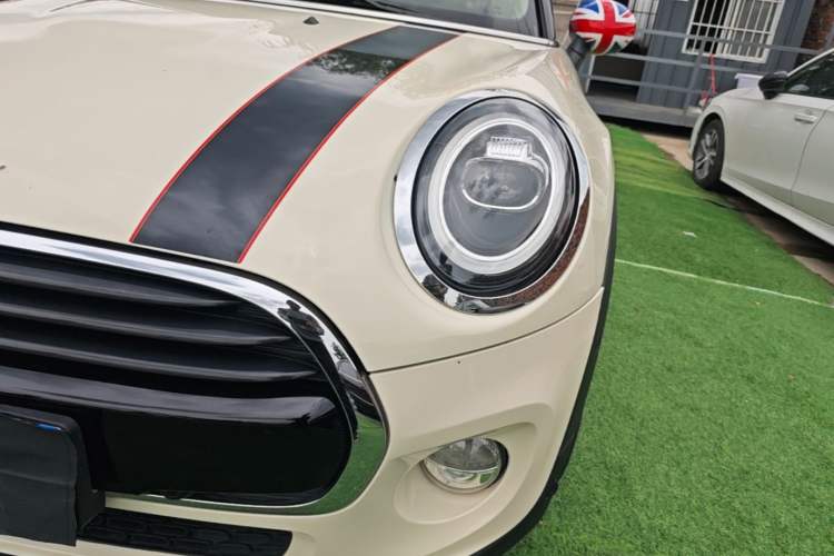 Used MINI 2018 1.5T COOPER Classic Edition Five-Door Version Left Front Headlight