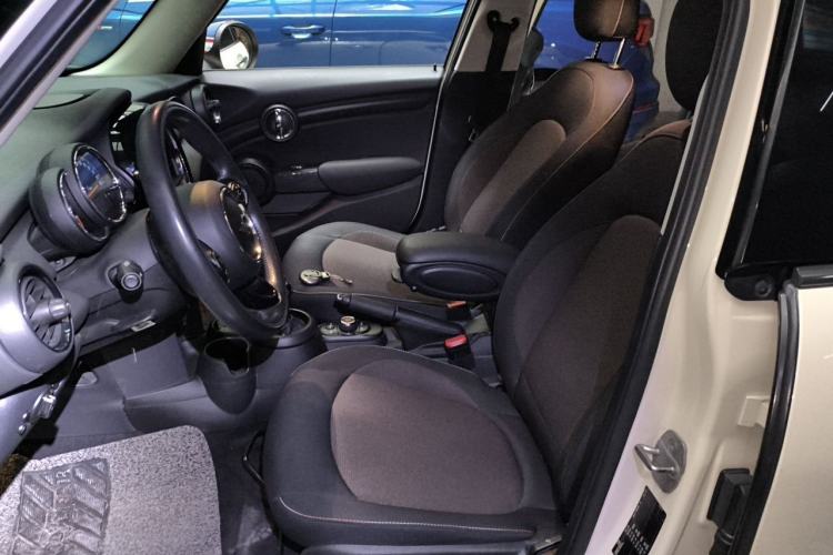 Used MINI 2018 1.5T ONE Five-Door Edition Left Front Seat