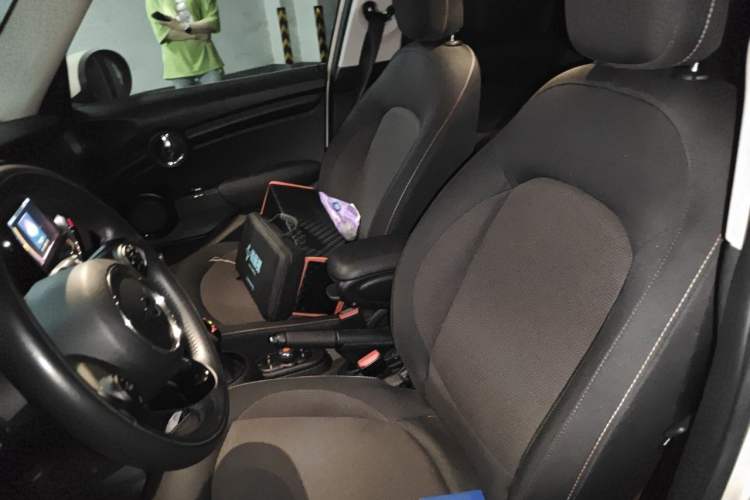 Used MINI 2018 1.5T ONE Five-Door Edition Left Front Seat