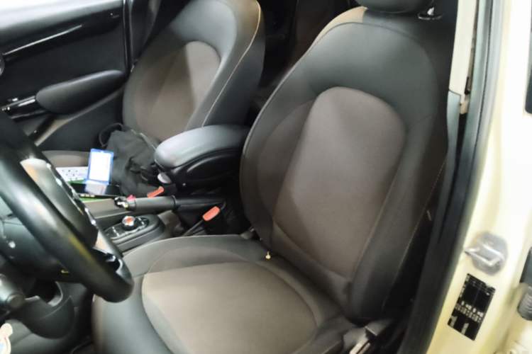 Used MINI 2018 1.5T ONE PLUS Five-Door Edition Left Front Seat