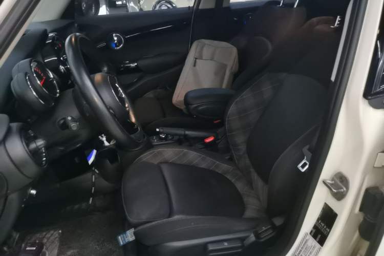 Used MINI 2018 1.5T COOPER Classic Edition Five-Door Version Left Front Seat
