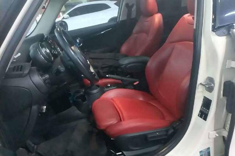 Used MINI 2018 1.5T COOPER Classic Edition Five-Door Version Left Front Seat