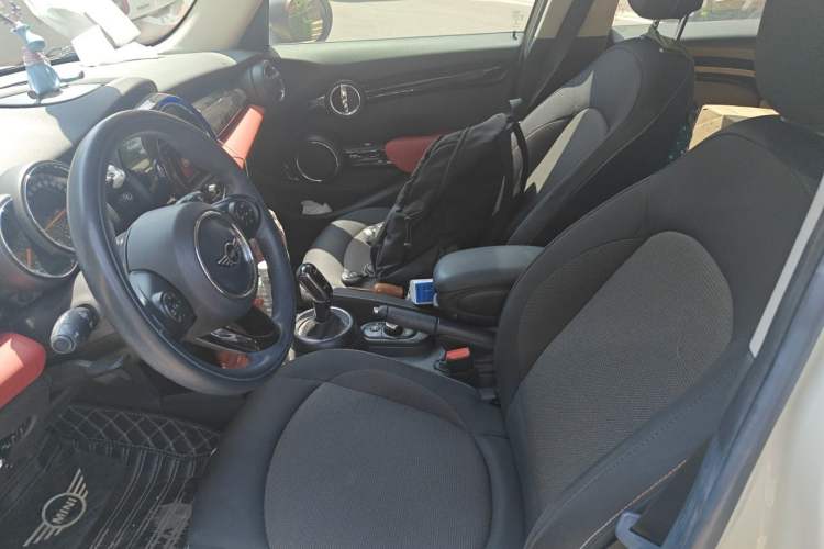 Used MINI 2018 1.5T ONE PLUS Five-Door Edition Left Front Seat