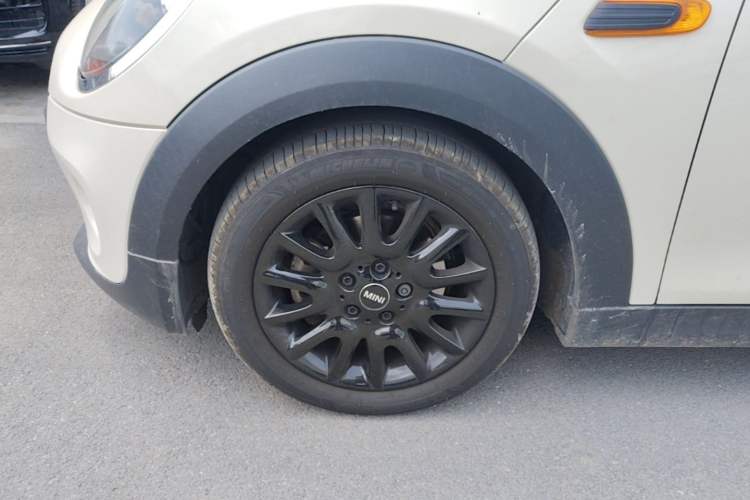Used MINI 2018 1.5T ONE PLUS Five-Door Edition Left Front Wheel Hub