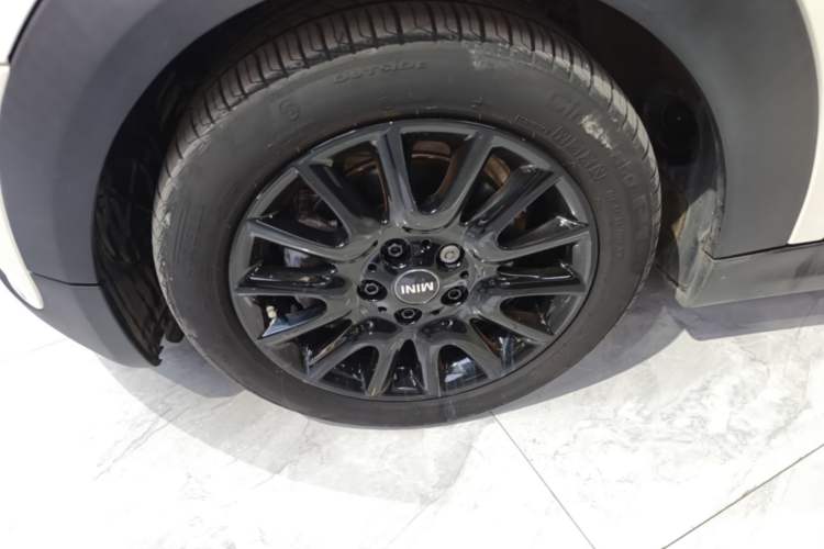 Used MINI 2018 1.5T COOPER Classic Edition Left Front Wheel Hub