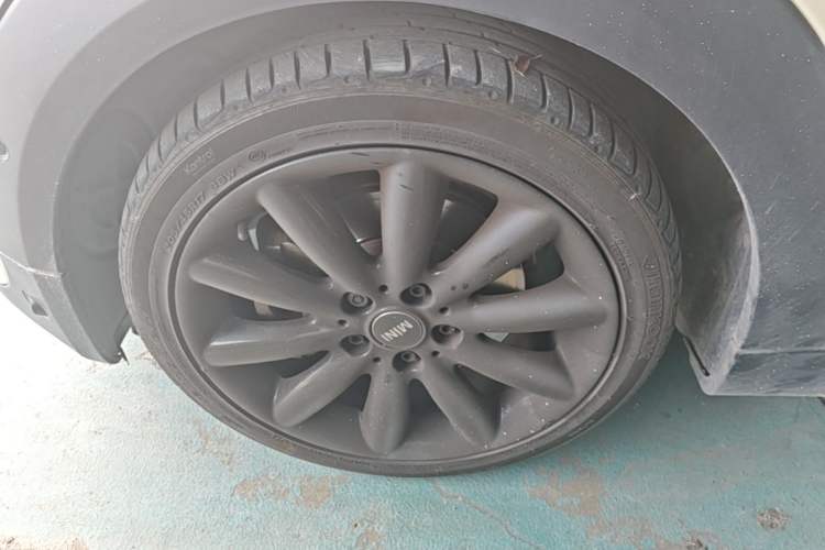Used MINI 2018 2.0T COOPER S Classic Edition Left Front Wheel Hub