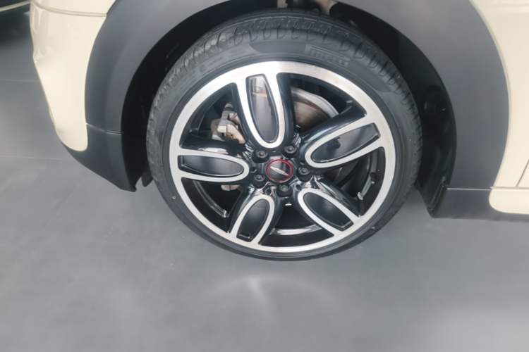 Used MINI 2018 2.0T COOPER S Racing Driver Left Front Wheel Hub