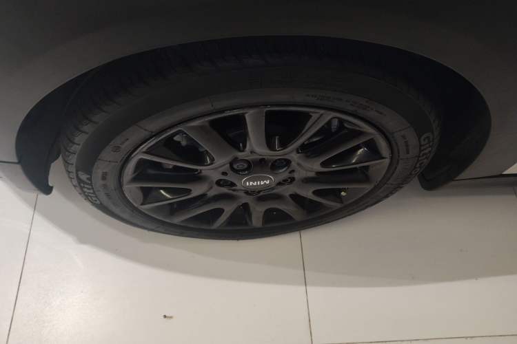Used MINI 2018 1.5T COOPER Classic Edition Five-Door Version Left Front Wheel Hub